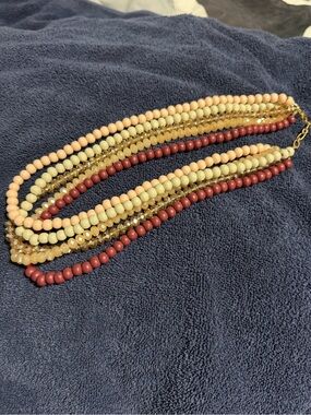 7 pieces necklace lot.
